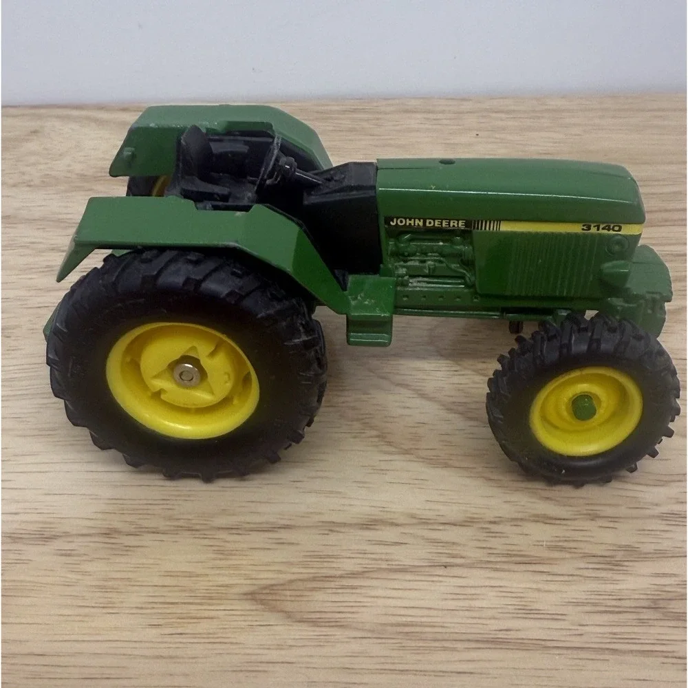 Ertl John Deere Tractor ( #3140) Die Cast Farming Equipment Collectible Toy #53‎